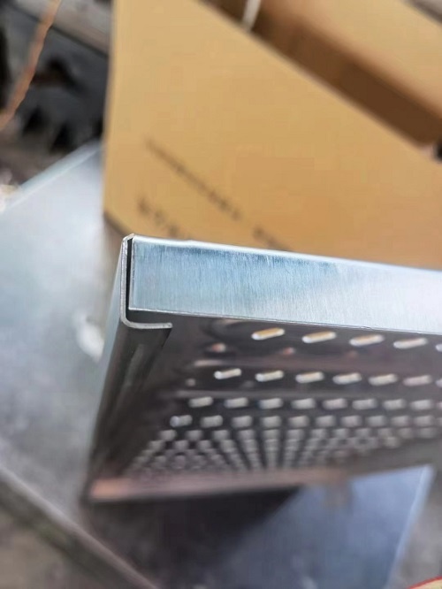 不銹鋼雨水篦子:現(xiàn)代建筑排水系統(tǒng)的必備之選